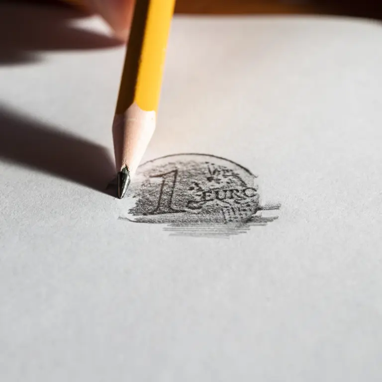 Mit Bleistift durchgepauste 1-Euro-Münze auf Papier