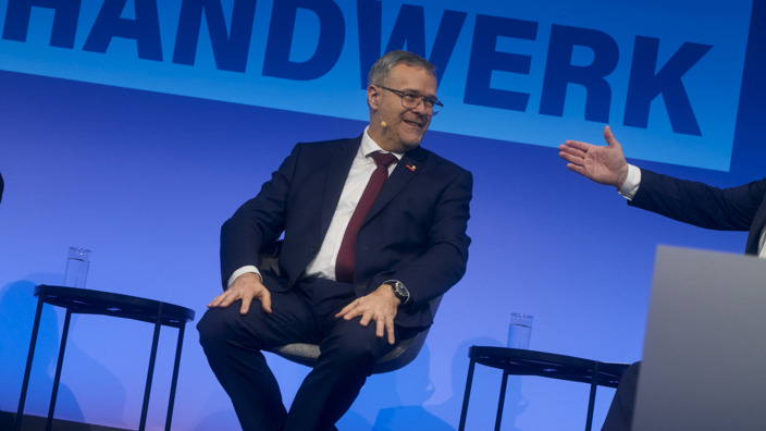 Jörg Dittrich auf der Bühne an der Zukunft Handwerk.