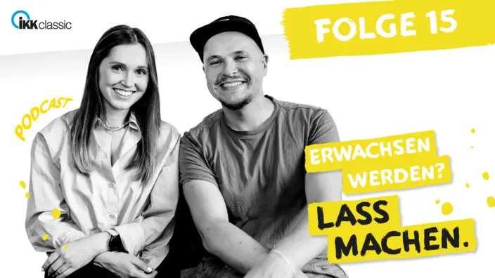 Vivi und Marco sitzen nebeneinander