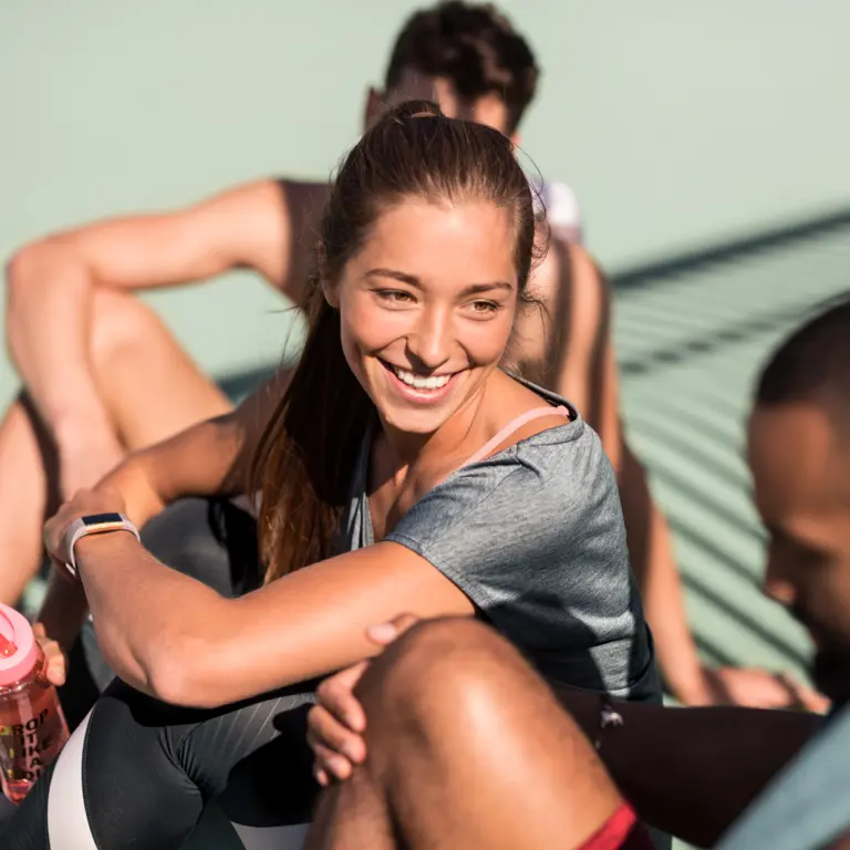 Mehrere Menschen machen Betriebssport